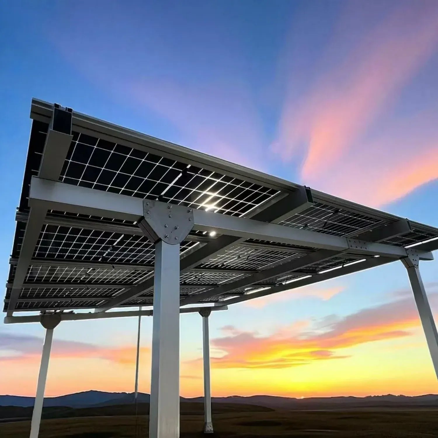 Doppelcarport für zwei Autos mit 15 integrierten Solarmodulen, Silber